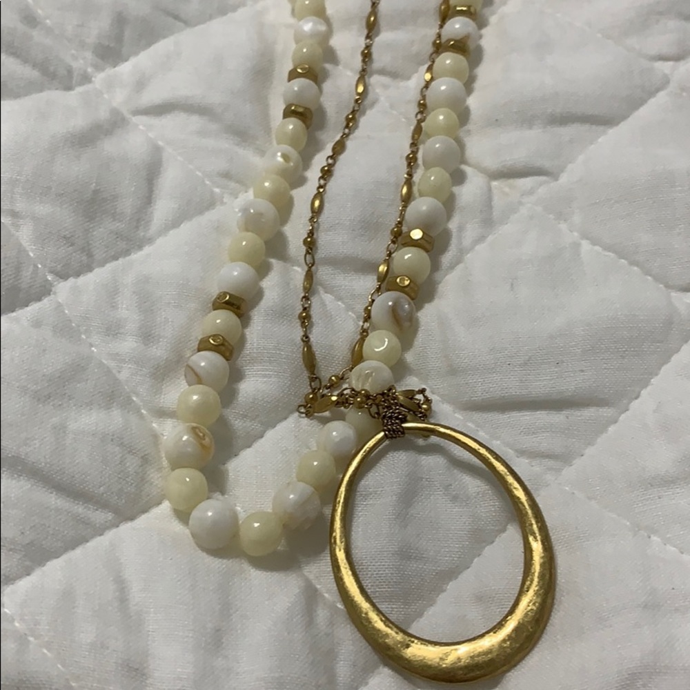 Stella and dot gold beaded necklace